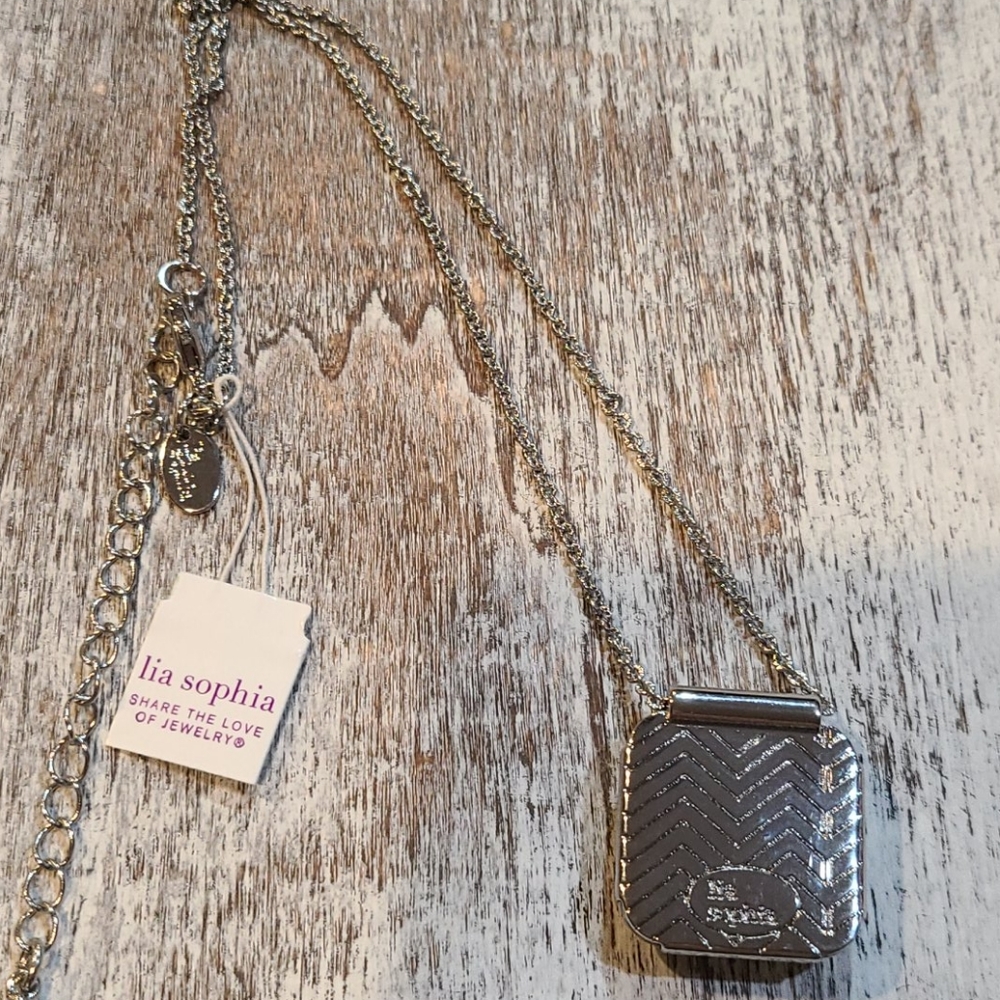 3/$18 Lia Sophia Portal Necklace Lot 345 - Picture 3 of 4